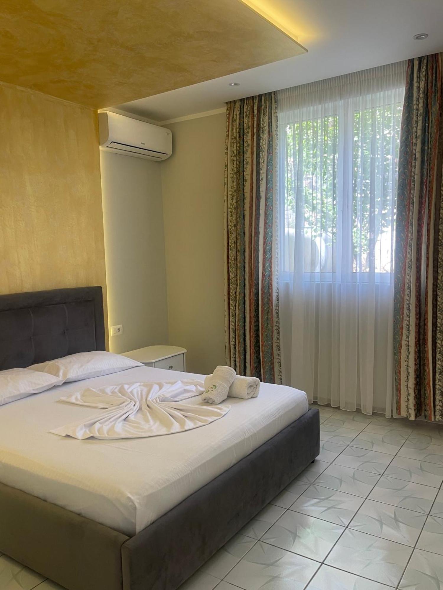 Sunflower Apartments Saranda Kültér fotó
