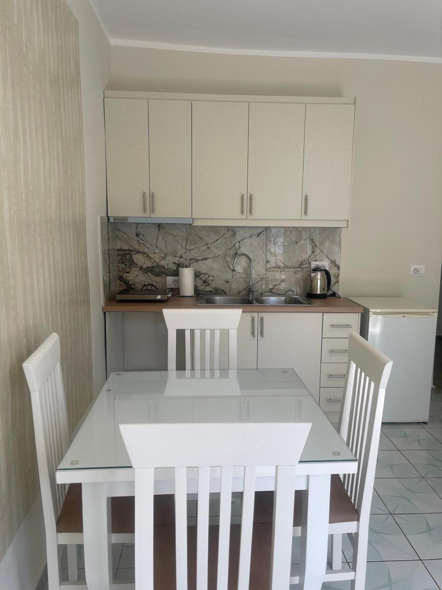 Sunflower Apartments Saranda Kültér fotó