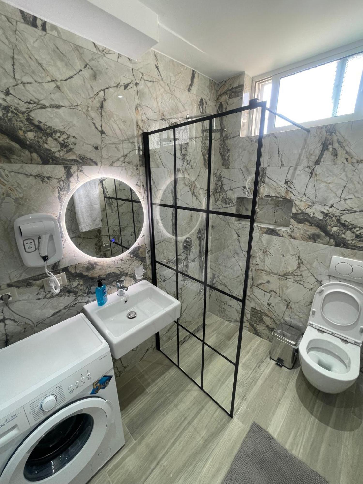Sunflower Apartments Saranda Kültér fotó