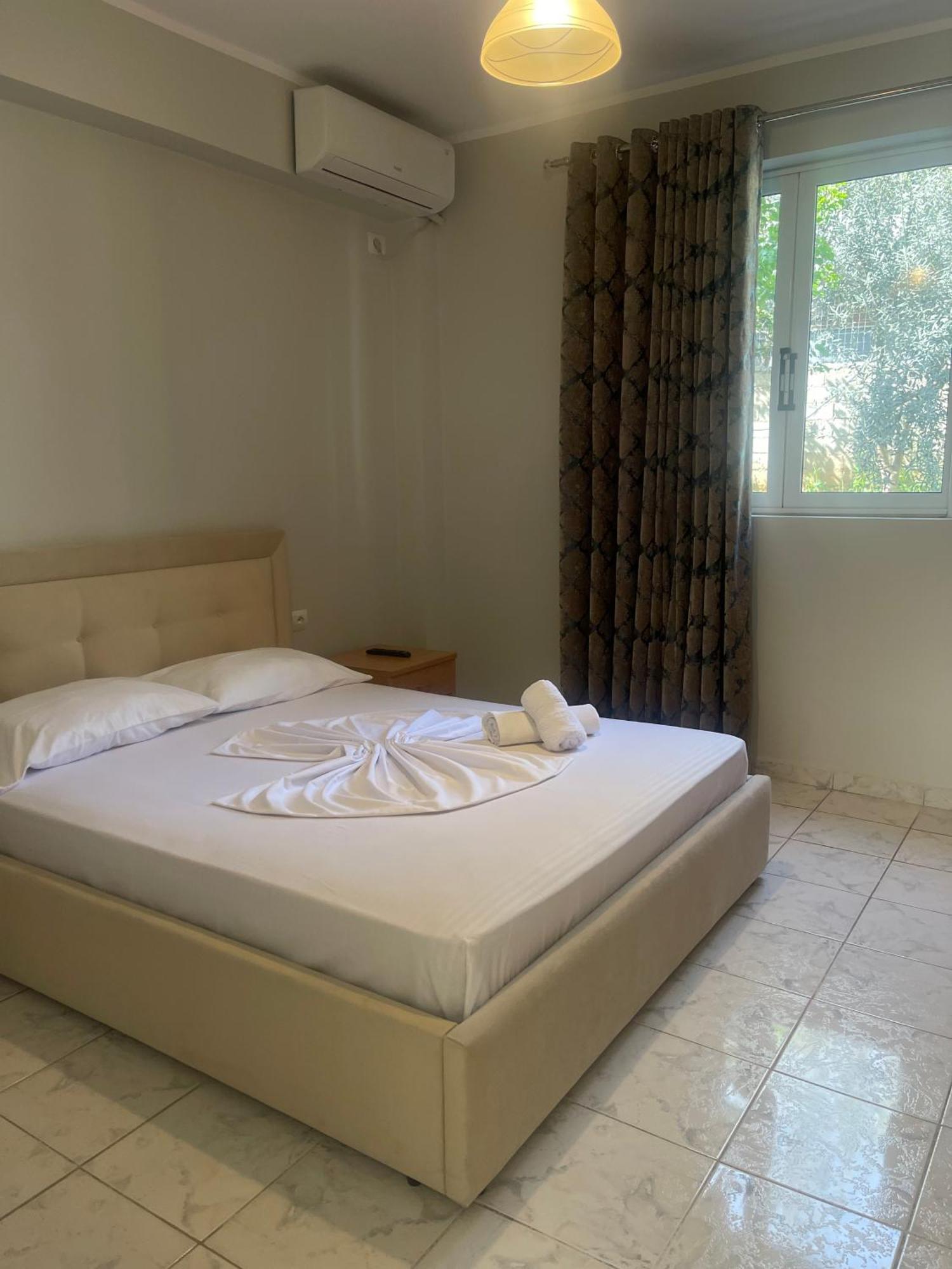 Sunflower Apartments Saranda Kültér fotó